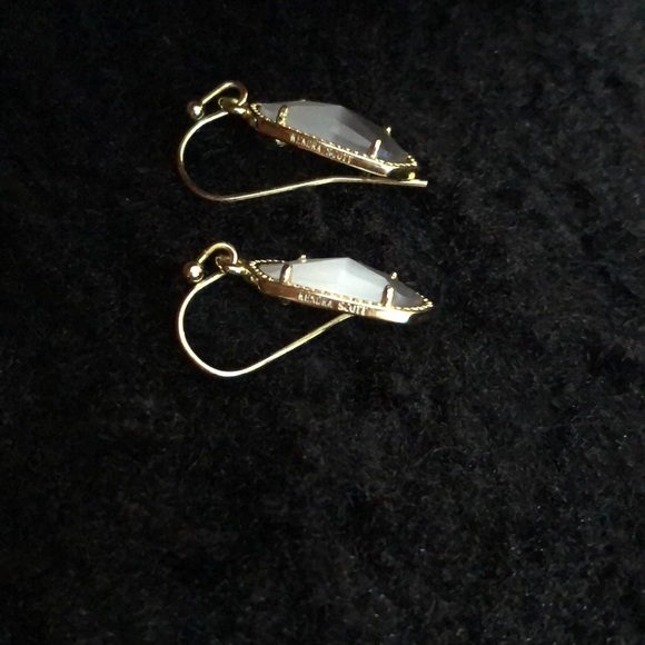 Kendra Scott Lee earrings in Slate/gold - Picture 2 of 2